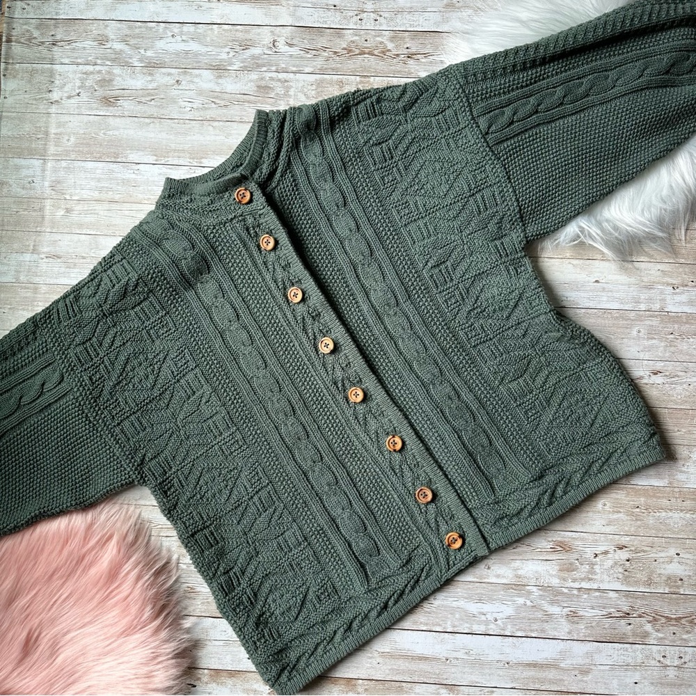 L.L. Bean Vintage Sweater Cardigan | size Large | Wooden Buttons